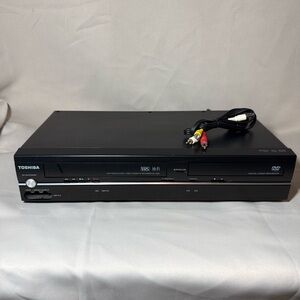 Toshiba SD-V296-K-TU DVD/VCR Combo Player 4-Head VHS Recorder w/ Cables